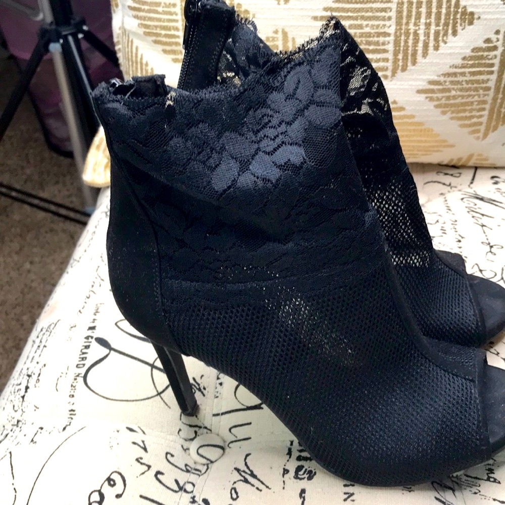 Black Ankle Sandals